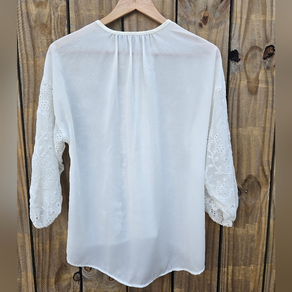 Zara- Elegant White Embroidered Women's Top - Picture 7 of 9